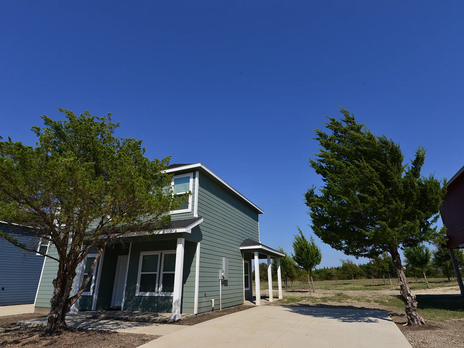 3 bed, 2.5 bath, 1400 sqft, $1,995 — Photo 2