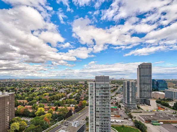 275 Yorkland Rd S, Toronto, ON