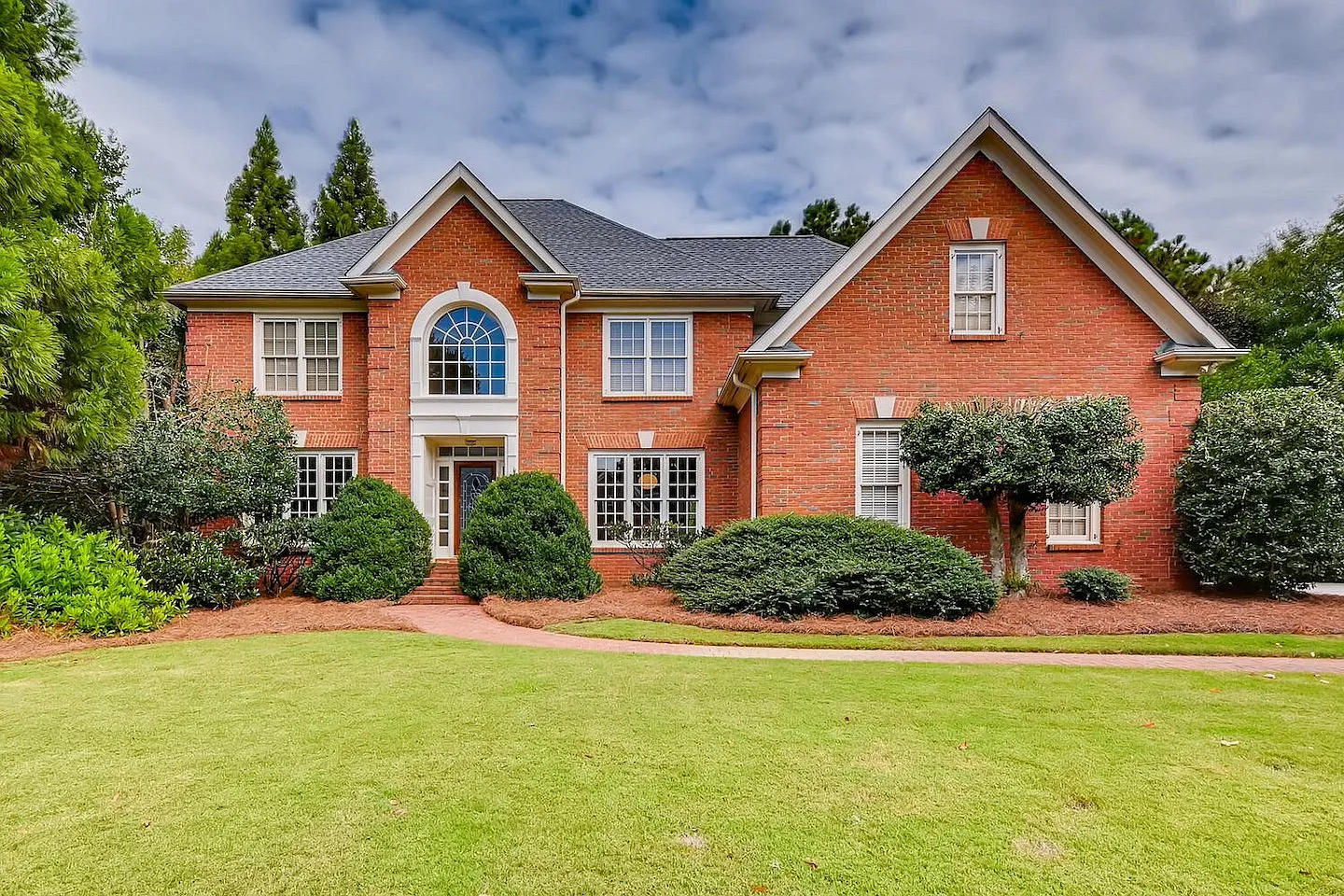 4 bed, 3.5 bath, 3372 sqft, $9,750 — Photo 1