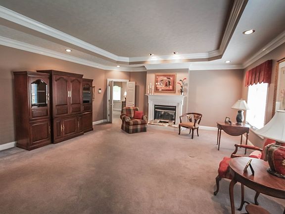 3rd image of 4233 Edgewood Ct