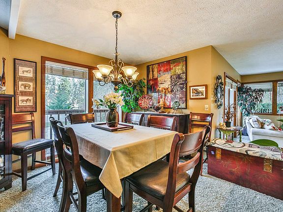 4th image of 702 W Briar Cliff Ct