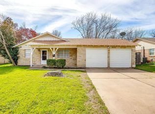 808 E Bovell St, Crowley, TX 76036