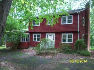 8 Pine Ridge Dr, Madison, CT 06443