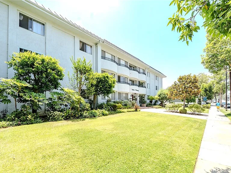 972 E California Blvd #202 — Photo 21