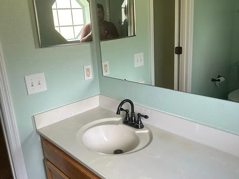 1068 Saint Johns St SE — Photo 14