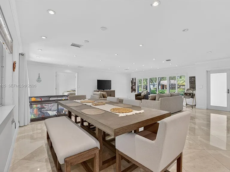2701 NW 107th Ave — Photo 5