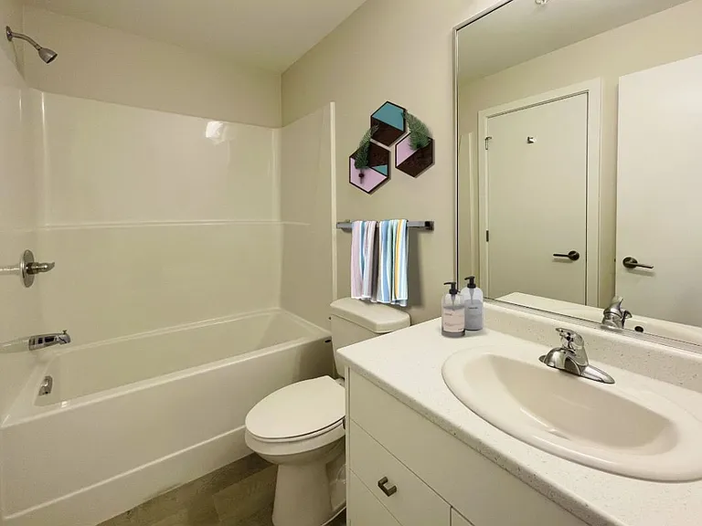 830 Hockley Ave — Photo 17