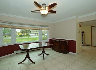 5th image of 12 Mansfield Ln