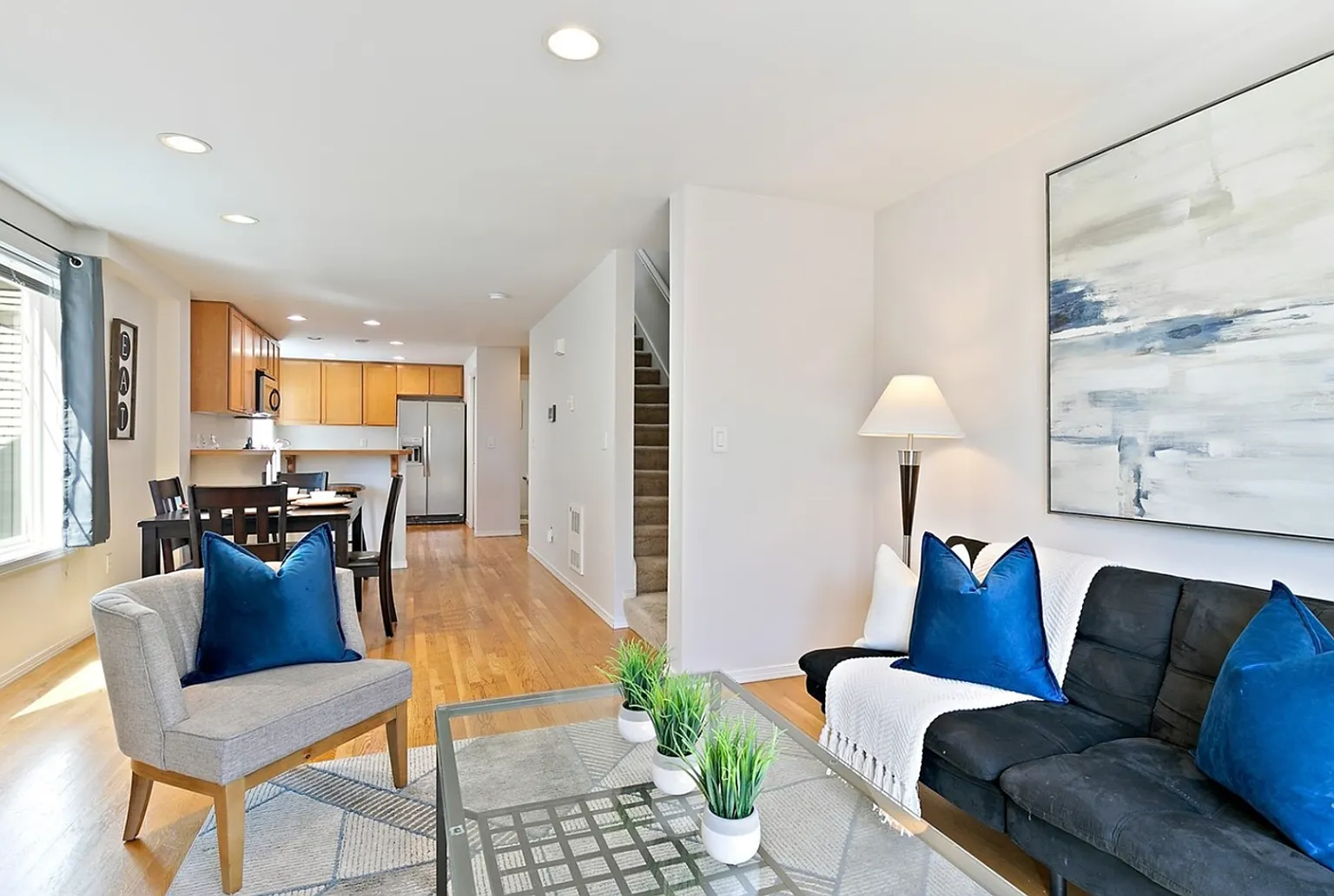 Wonderful 3 Bed Townhome W/Garage In Northgate! Available 10/7/2026! — Photo 4