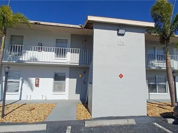 3705 Country Club Blvd APT 1, Cape Coral, FL 33904