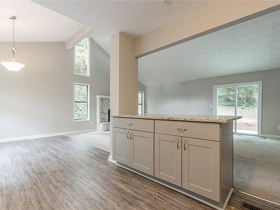 5th image of 1522 Hillhaven Dr