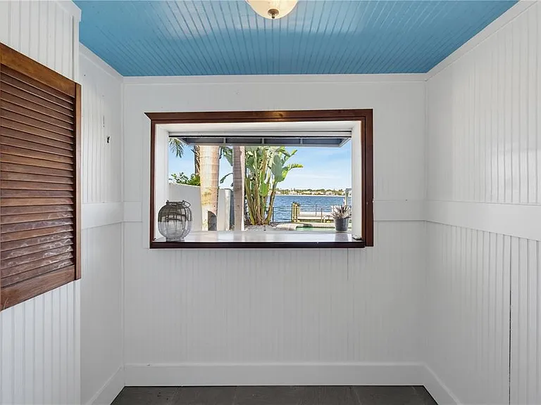 24 Adalia Ave — Photo 32