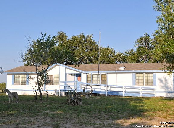 3rd image of 4298 N Us Highway 281