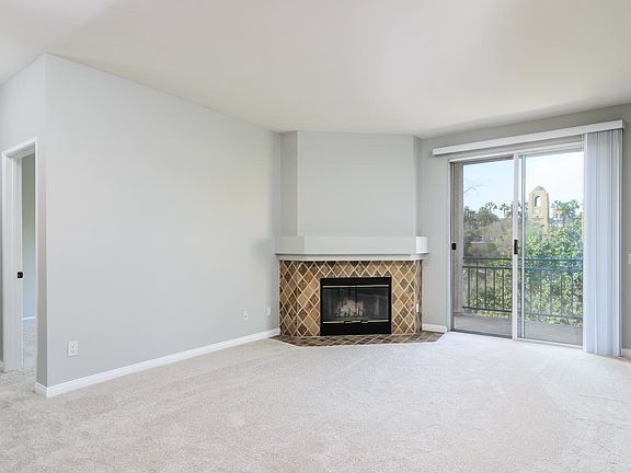 3rd image of 2220 Camino De La Reina #5210