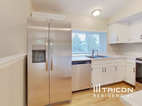 5th image of 11406 W Bowles Pl