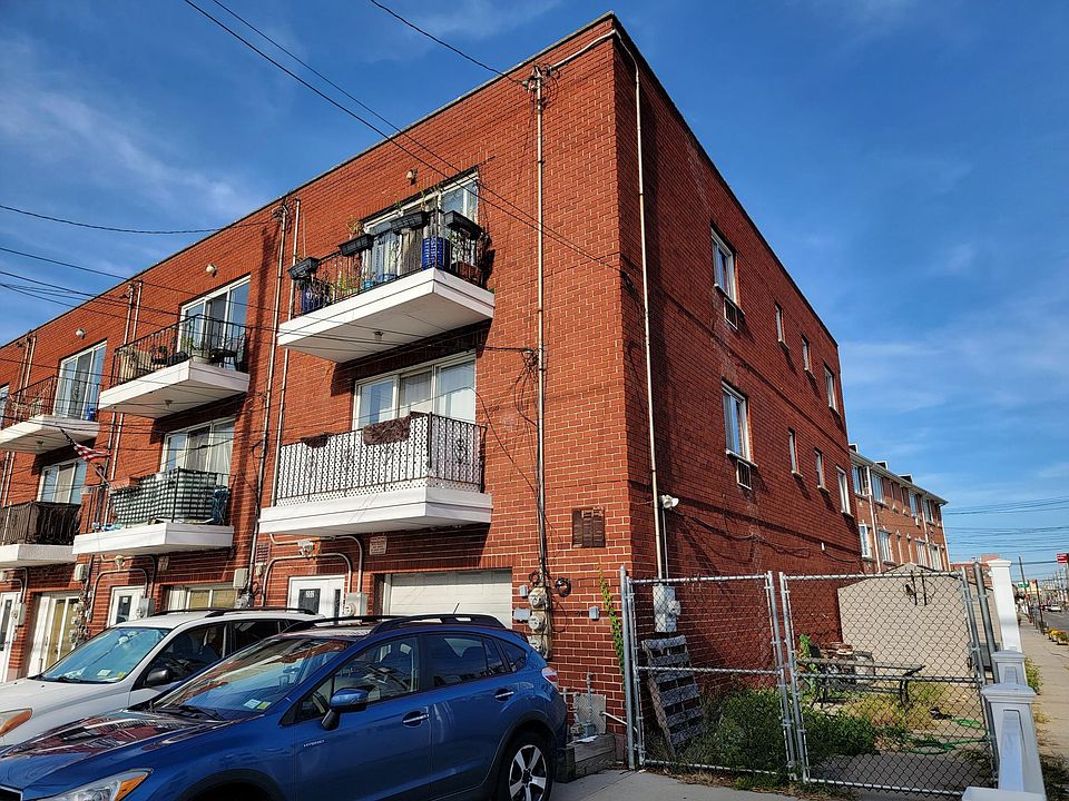 202 Beach 102nd St APT 1, Rockaway Park, NY 11694 | Zillow