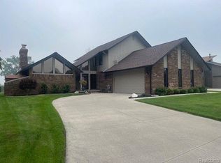 7313 Parklane Dr, Algonac, MI 48001