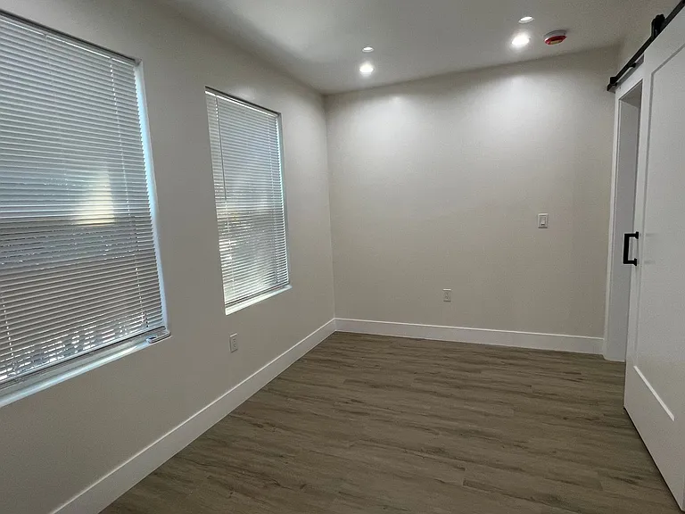 1823 P Street — Photo 15