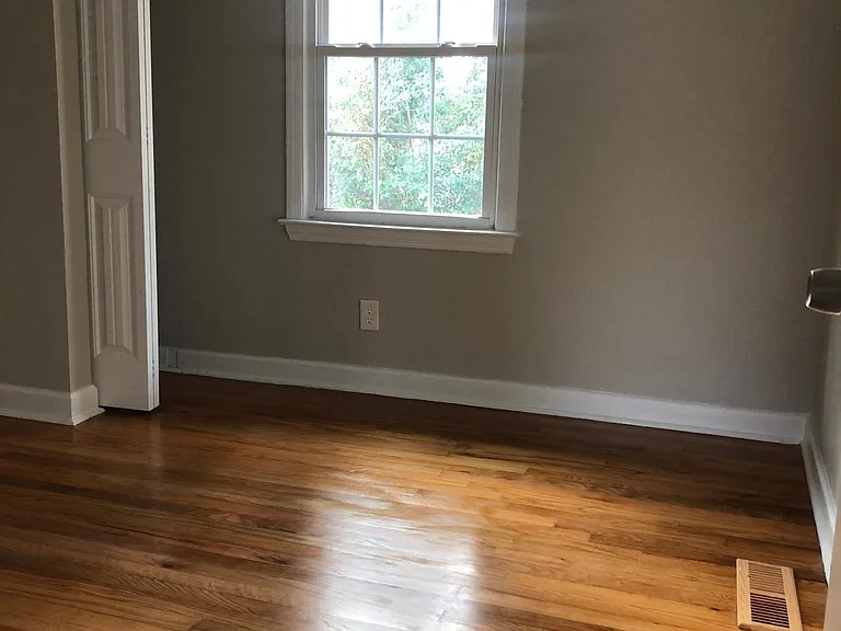 520 Cecil St — Photo 7
