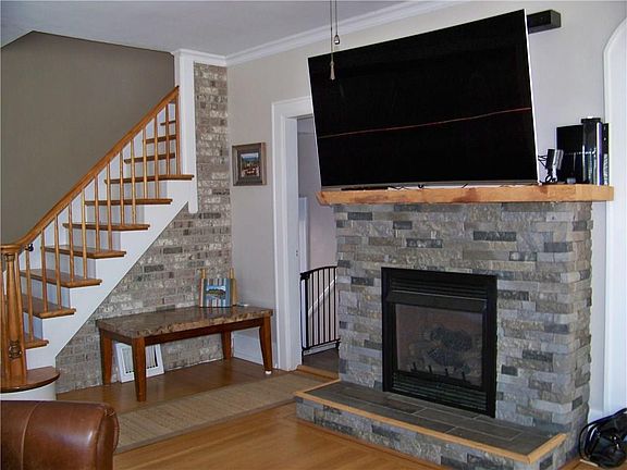 4th image of 633 Kahkwa Blvd