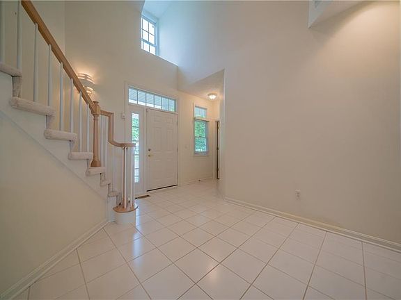 4th image of 120 Greenward Way S #100