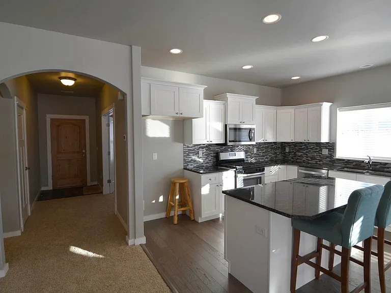 177 Laurel Pkwy — Photo 12