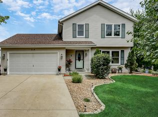 314 Shawnee Dr, Minooka, IL 60447