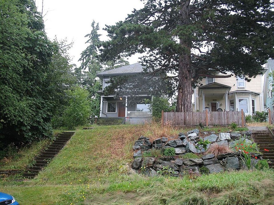 View of the house from Jersey St. (left of the tree)