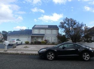 14 Andrew St, Howell, NJ 07731