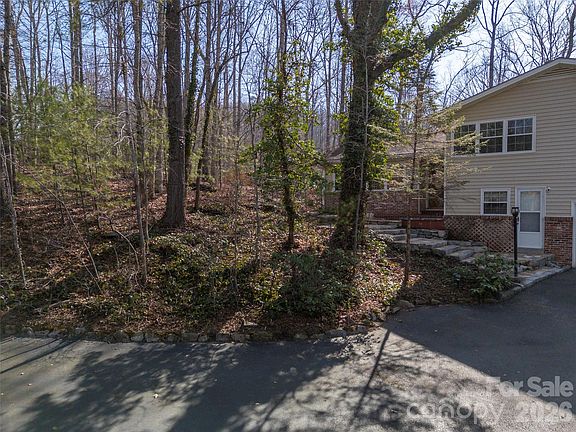 4th image of 3 Country Rd