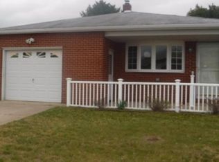 41 Pirogue St, Toms River, NJ 08757