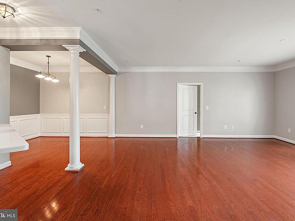 3rd image of 1523 Enyart Way Unit 102