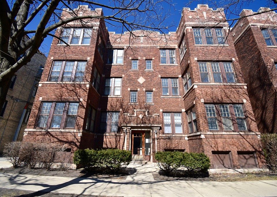 1st image of 1546 W Arthur Ave #3