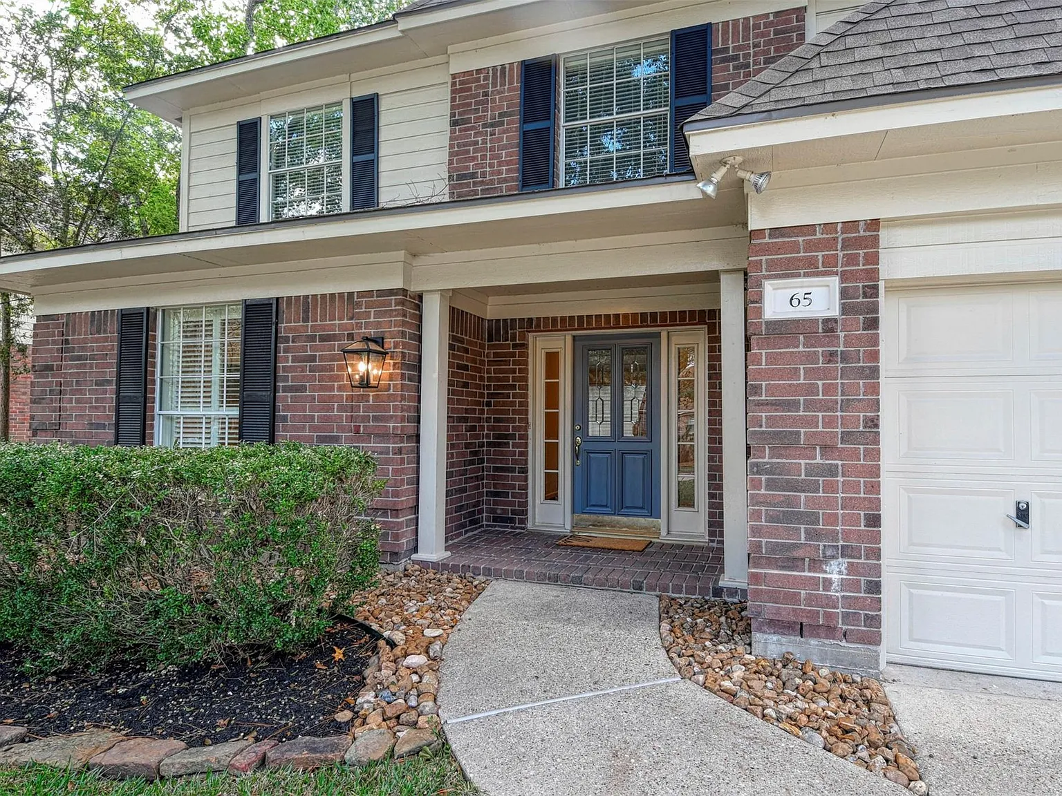 4 bed, 2.5 bath, 2519 sqft, $3,200 — Photo 3