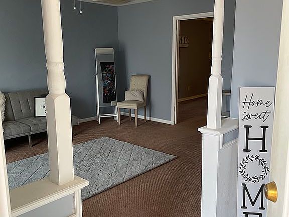 Entry/Den