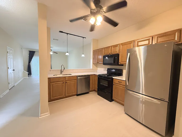 374 Scrub Jay Dr — Photo 3
