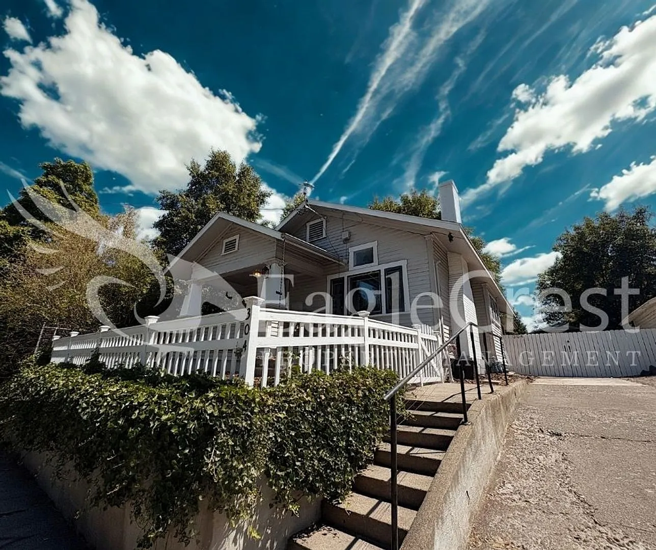 Rent Reduced! Beautifully Renovated Historic 3 Bedroom Home $200.00 Off 2nd Months Rent — Photo 1