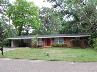 228 Cache Cir, Chickasaw, AL 36611