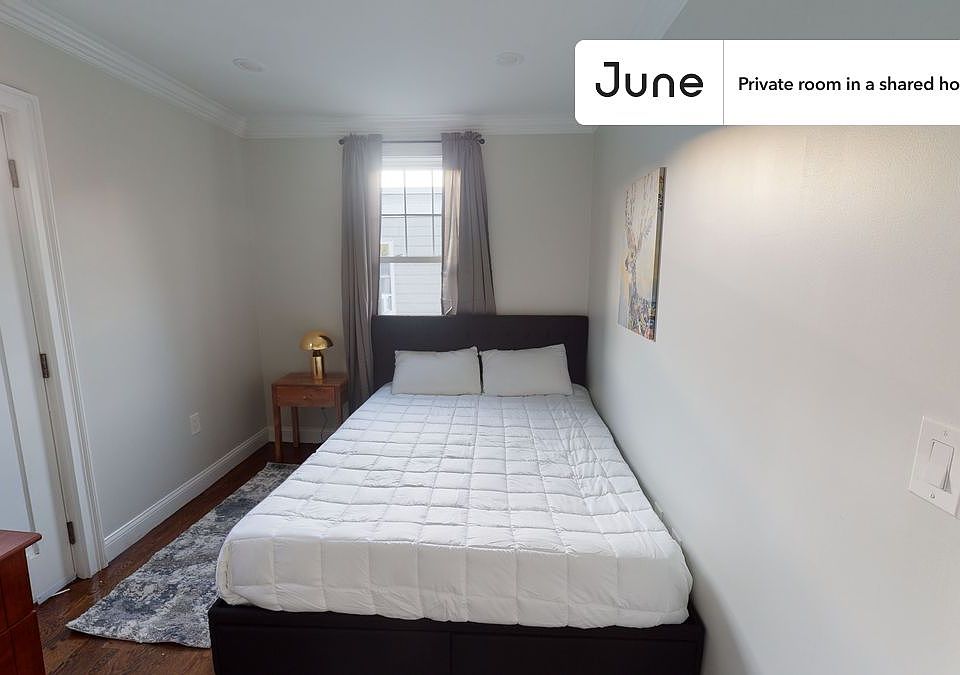 1st image of 490 Washington St #E