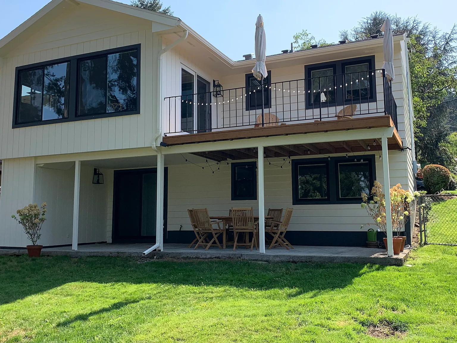 1247 Cedar St — Photo 3