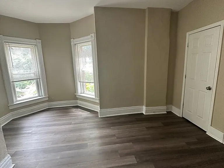 814 Elmwood Ave — Photo 3