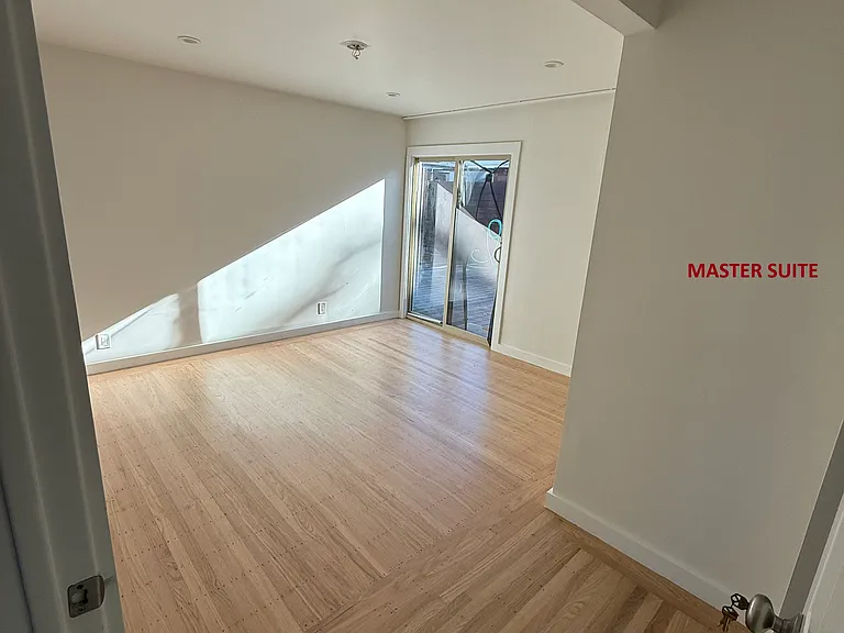 944 Bruno St — Photo 3