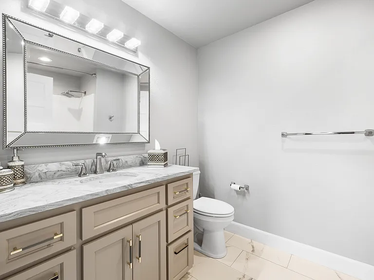 221 Skyhawk Dr — Photo 32