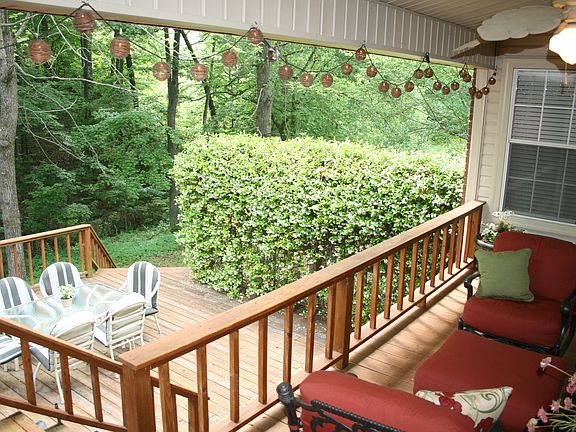 Private 2-level deck