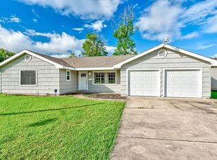 132 Berkshire Ln, Beaumont, TX 77707