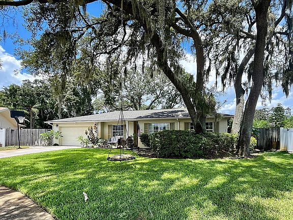 5th image of 14611 Brentwood Ln