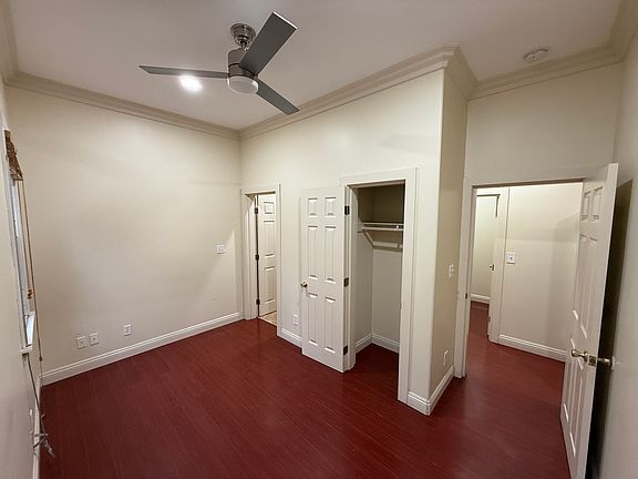 5th image of 2108 Oak St APT B