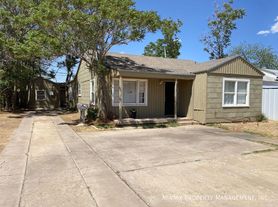 2520 41st St, Lubbock, TX
