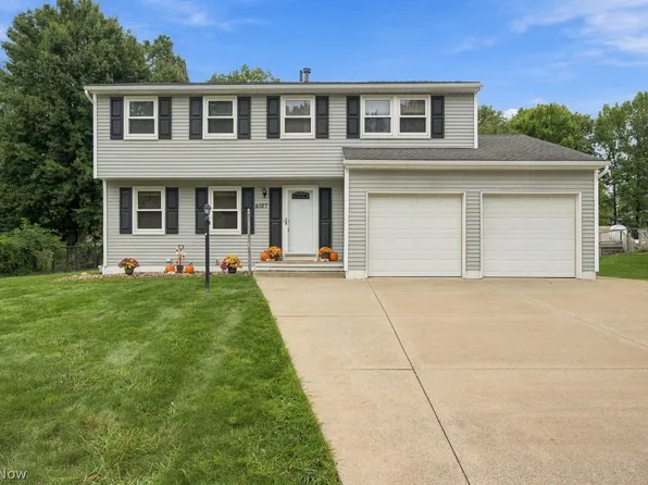 4327 Elmhurst Dr, Stow, OH 44224
