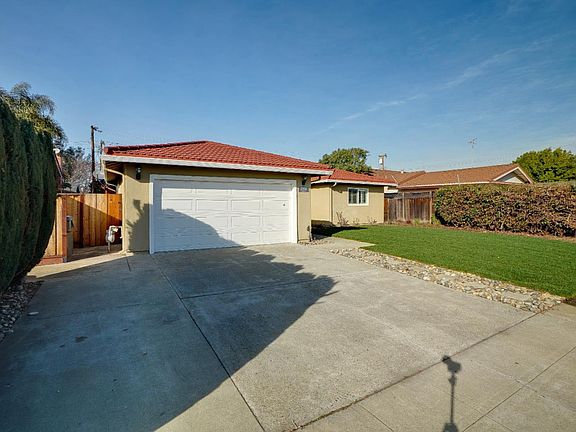 2nd image of 2959 Heidi Ct